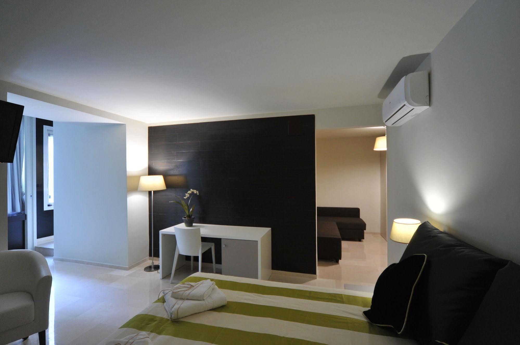 לינה וארוחת בוקר בארי Gatto Bianco House מראה חיצוני תמונה