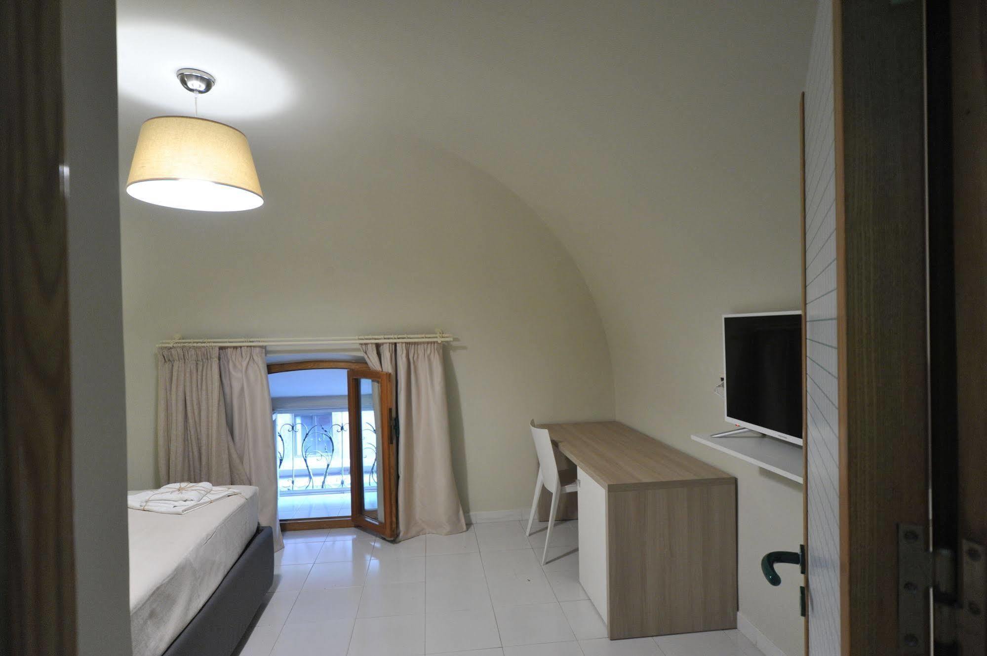 לינה וארוחת בוקר בארי Gatto Bianco House מראה חיצוני תמונה